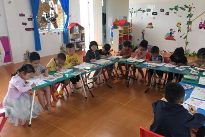 buổi học đầu tiên của các bé chồi 1