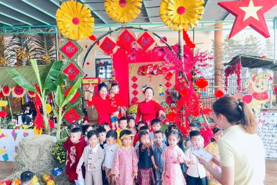 Trải nghiệm Hội xuân lớp Mầm 2 Hà-Xuân